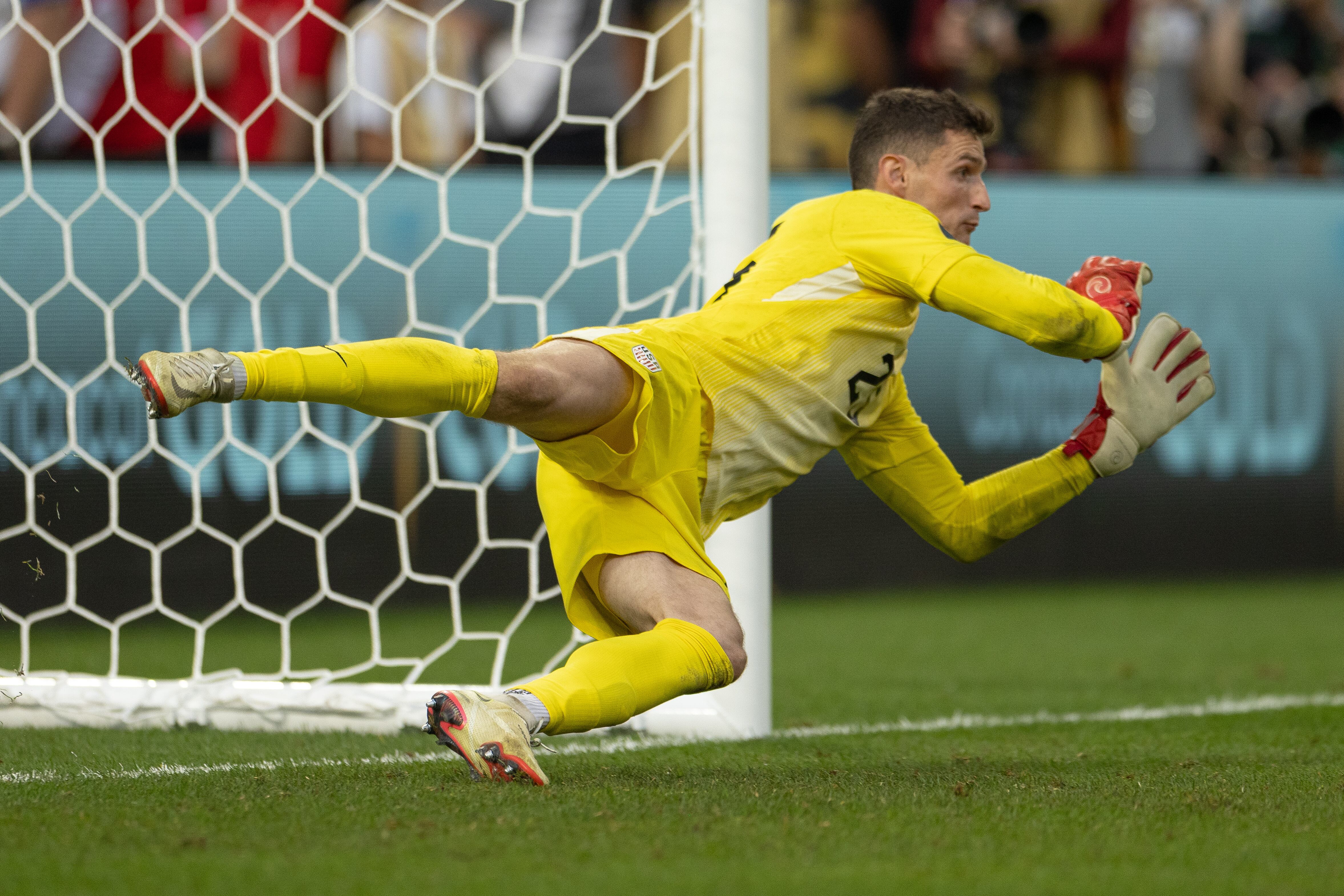 MINNEAPOLIS, MN - JUNE 29: Matt Freese #25 of the United States makes the saveduring a game between Costa Rica and USMNT at U.S. Bank Stadium on June 29, 2025 in Minneapolis, Minnesota. (Photo by John Dorton/ISI Photos/USSF/Getty Images)