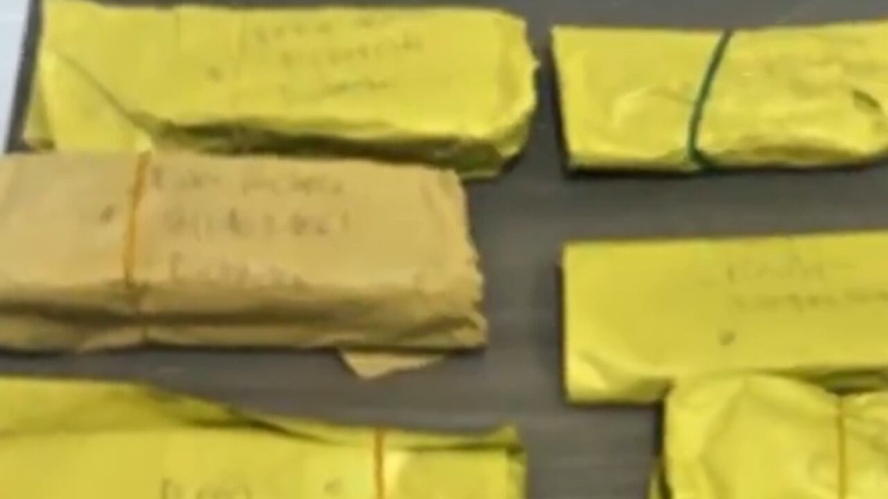 Estos eran los sobres en los que el escolta llevaba el dinero.