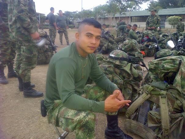 El soldado Leder José Ricardo denuncia haber sido retirado del Ejército en medio de lesiones sufridas en servicio.