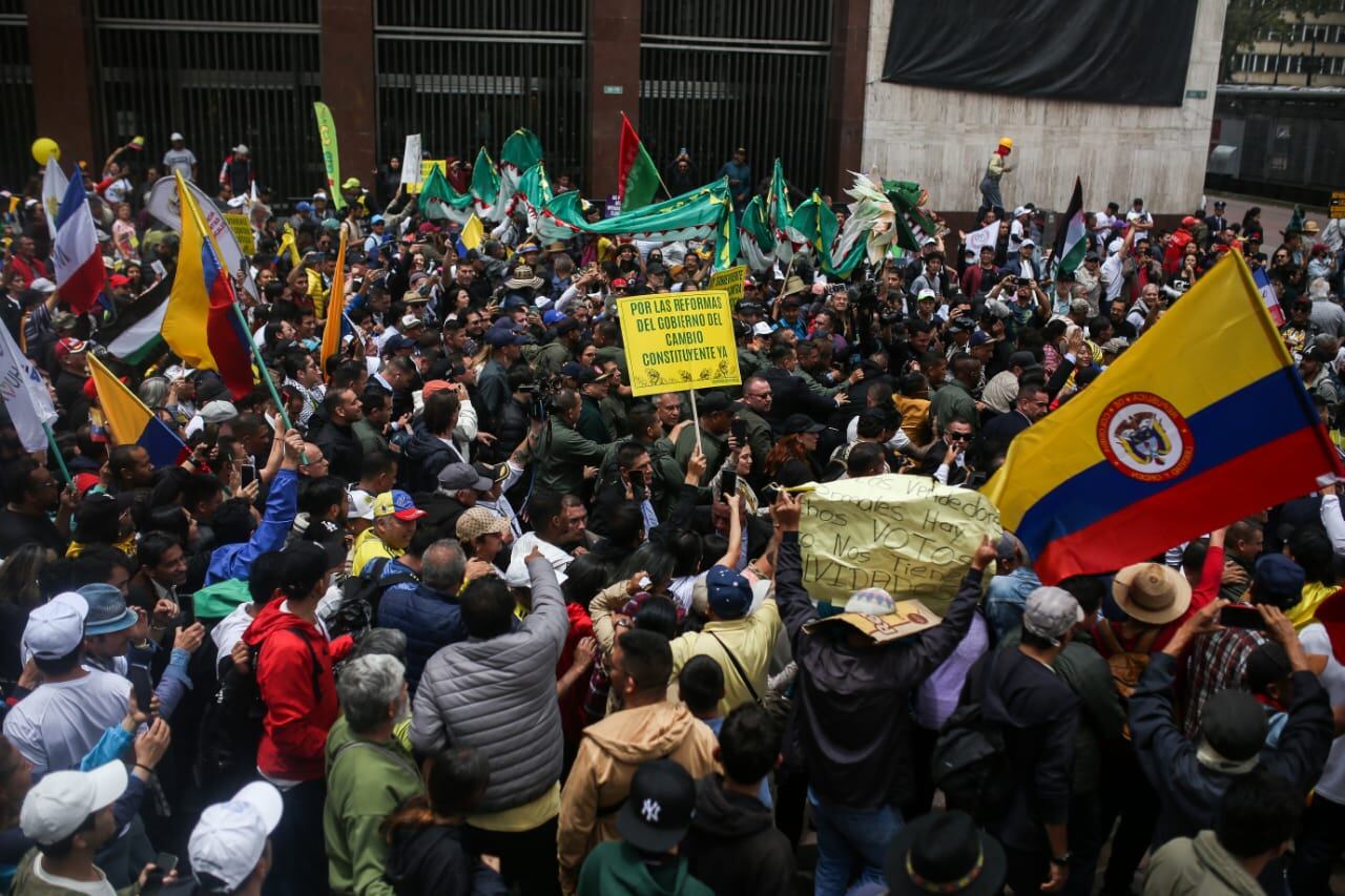Marcha 1 de mayo día del trabajo, a favor del Presidente Gustavo Petro