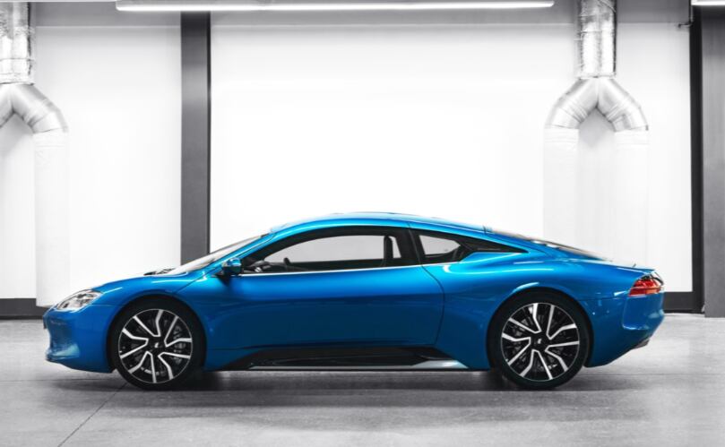 Isdera se encargaba de fabricar autos bajo pedido. Eran modelos exclusivos con motores deportivos.