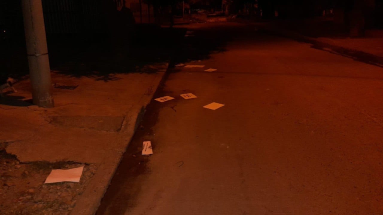 Autoridades investigan supuestos panfletos de las Autodefensas Gaitanistas de Colombia (AGC) en Valledupar.