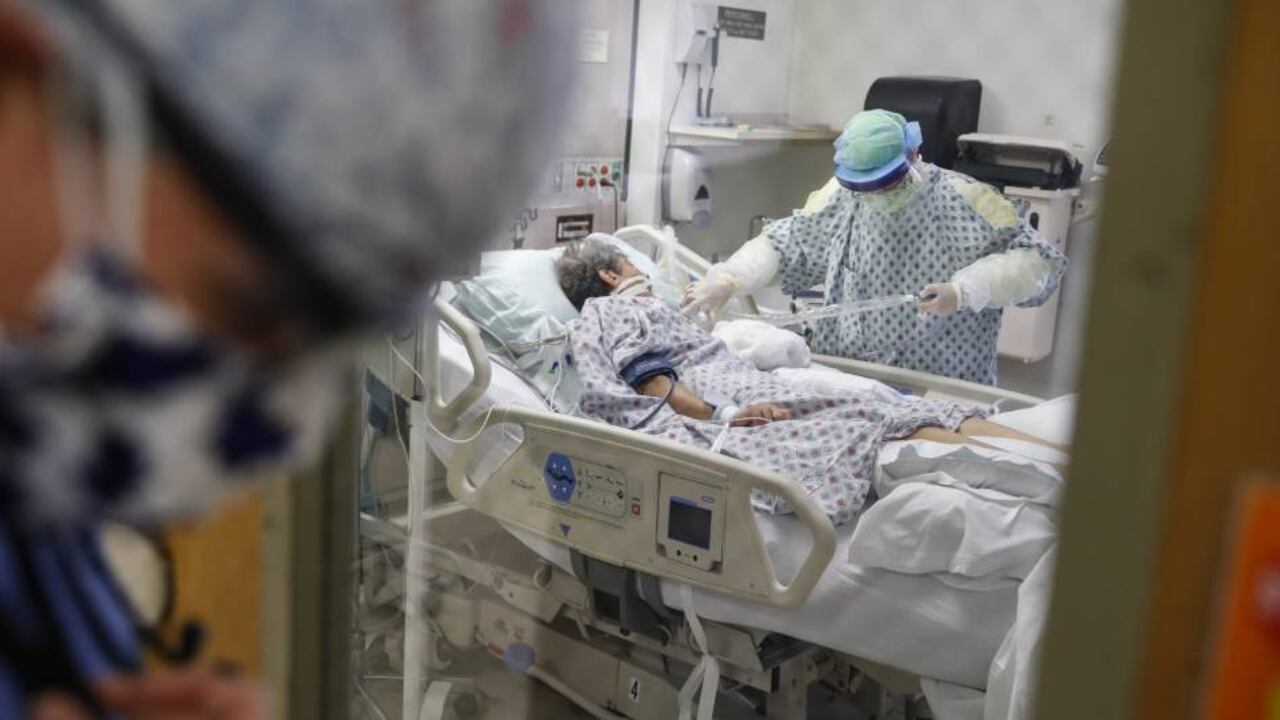 Vacuna Coronavirus | El estudio se basa en una prueba amplia y estricta que suministró el medicamento a 2.104 enfermos escogidos al azar.