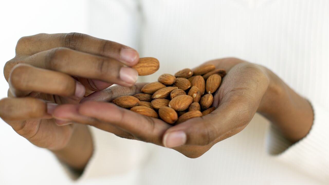 El consumo regular de almendras tiene grandes beneficios para el organismo.