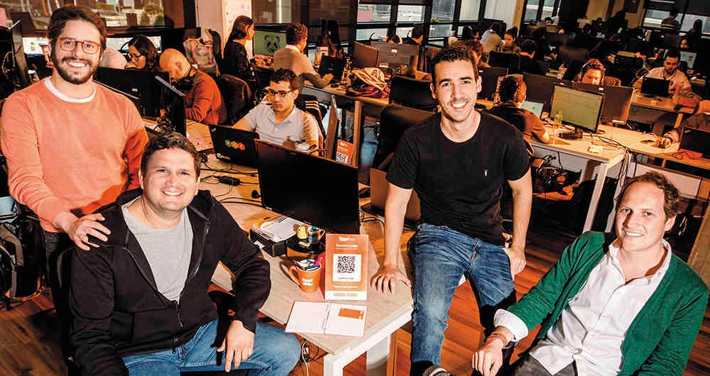 De izquierda a derecha: Joaquín Serrano, coordinador financiero; Alejandro Galvis, business manager; Simón Borrero, CEO, y Juan Zarruk, growth manager.