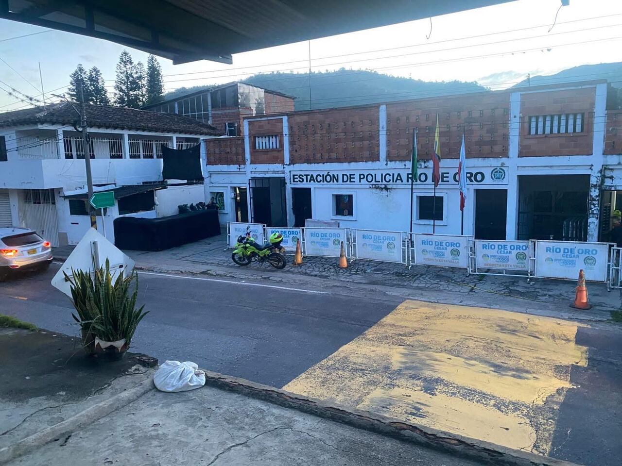 Los uniformados están adscritos a la estación de Policía del municipio de Río de Oro.