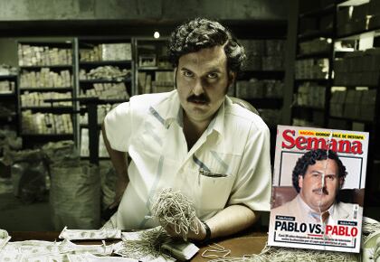 A la fuerza de  un personaje como Pablo Escobar, así  como  a la historia de su violento ascenso, se le suman  las cualidades actorales y el parecido físico de Andrés Parra, el protagonista de la serie.