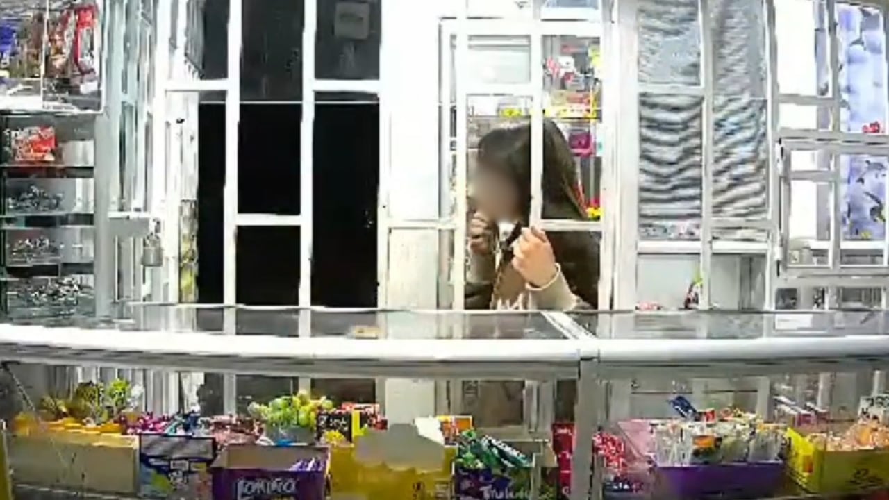 Cámaras de seguridad registraron el acoso a una menor en el sur de Bogotá.