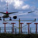 España reanuda los vuelos desde Brasil y Sudáfrica, pero mantiene cuarentena. (Steve Parsons/PA via AP)