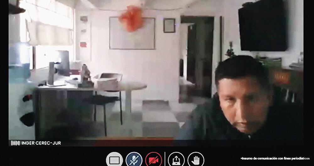    El intendente Alfonso Quinchanegua se encontraba de vacaciones cuando se dio el robo. Al retomar su cargo, habría organizado el montaje para lograr el aval para las chuzadas.