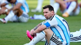 Lionel Messi, de Argentina, se lamenta al concluir la final de la Copa del Mundo ante España. (AP Foto/Ashley Landis)