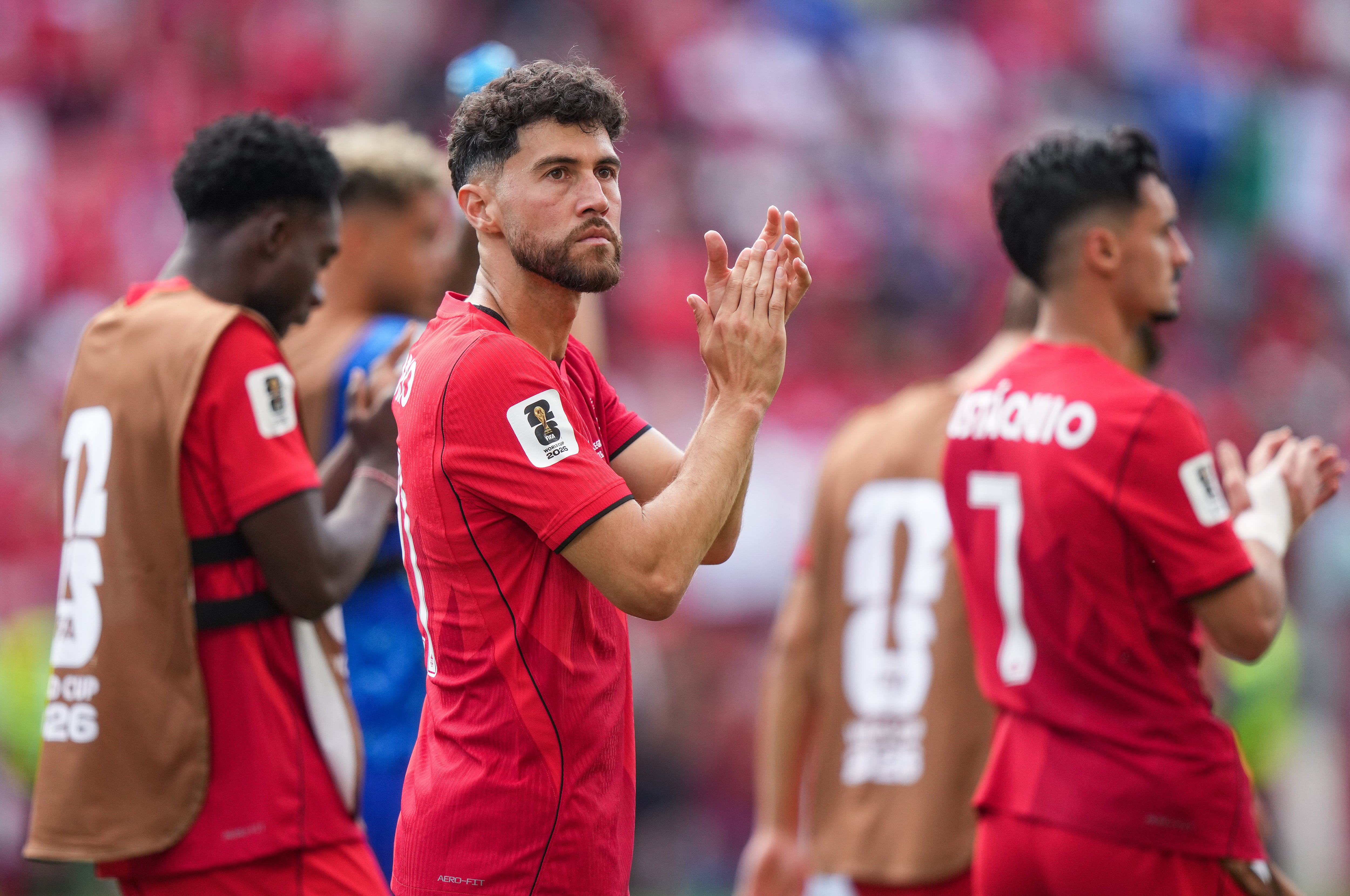 Jonathan Osorio tras el juego ante Bosnia.