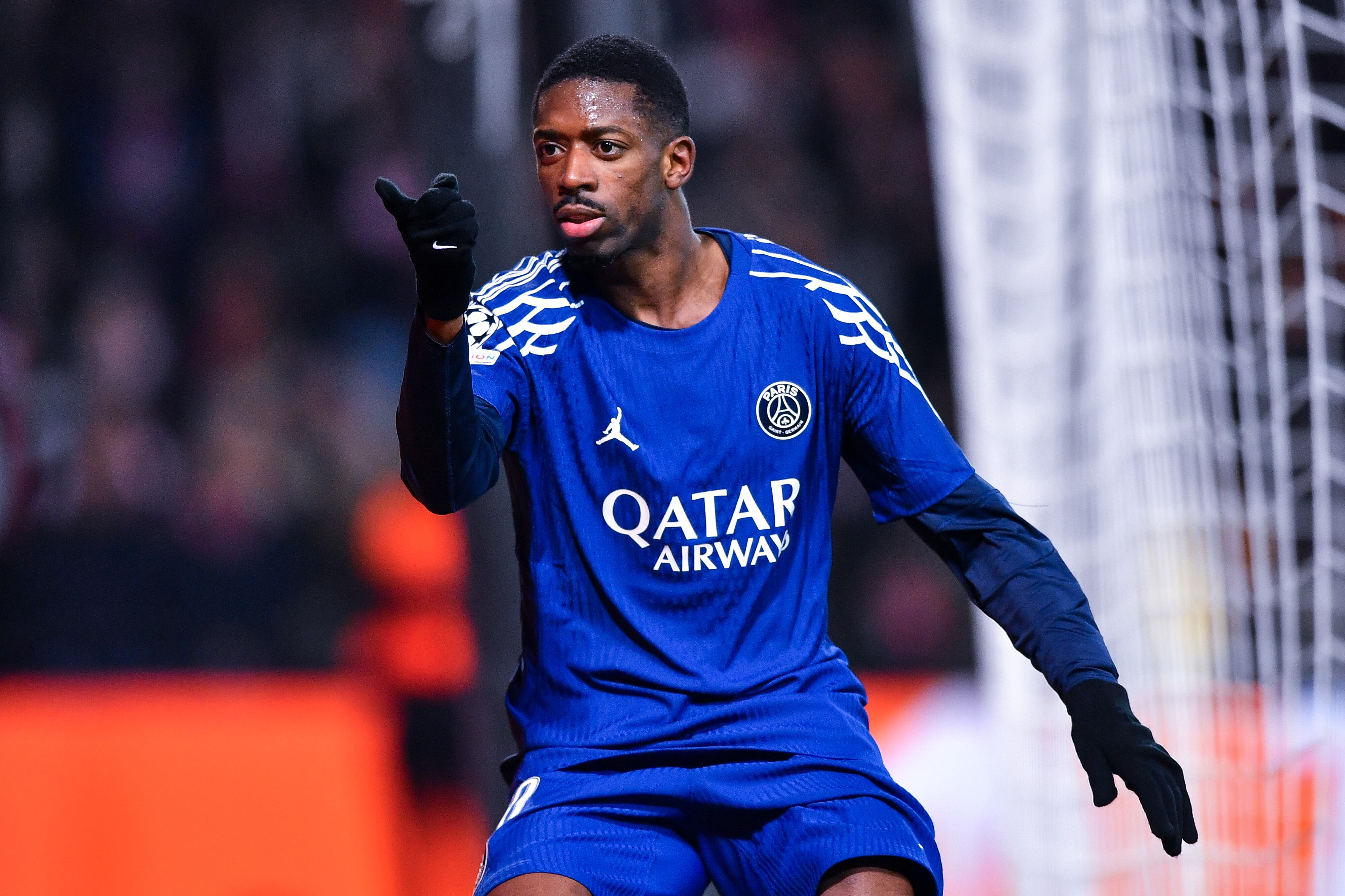 Ousmane Dembele se vistió de figura para PSG.