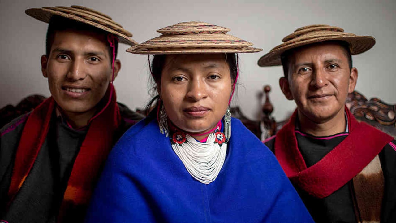 Los misak buscan mantenerse unidos, por este motivo, al llegar a las grandes ciudades, procuran ubicarse en lugares estratégicos y cercanos.