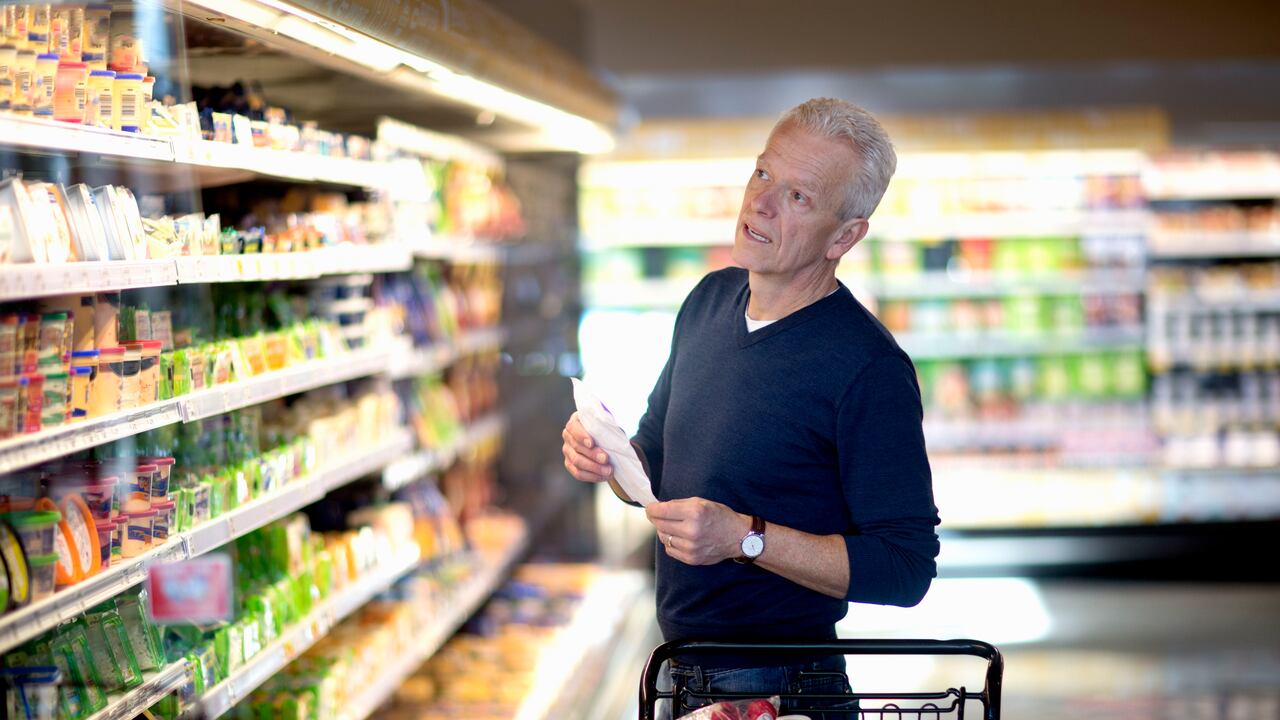 Es importante leer la etiqueta nutricional de los alimentos que se consumen.