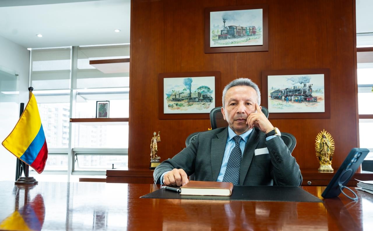 Ricardo Ayerbe Pino, presidente de la ANI, aseguró que “el principal reto es
mantener la conectividad sin poner en riesgo la vida de los usuarios y
trabajadores”.