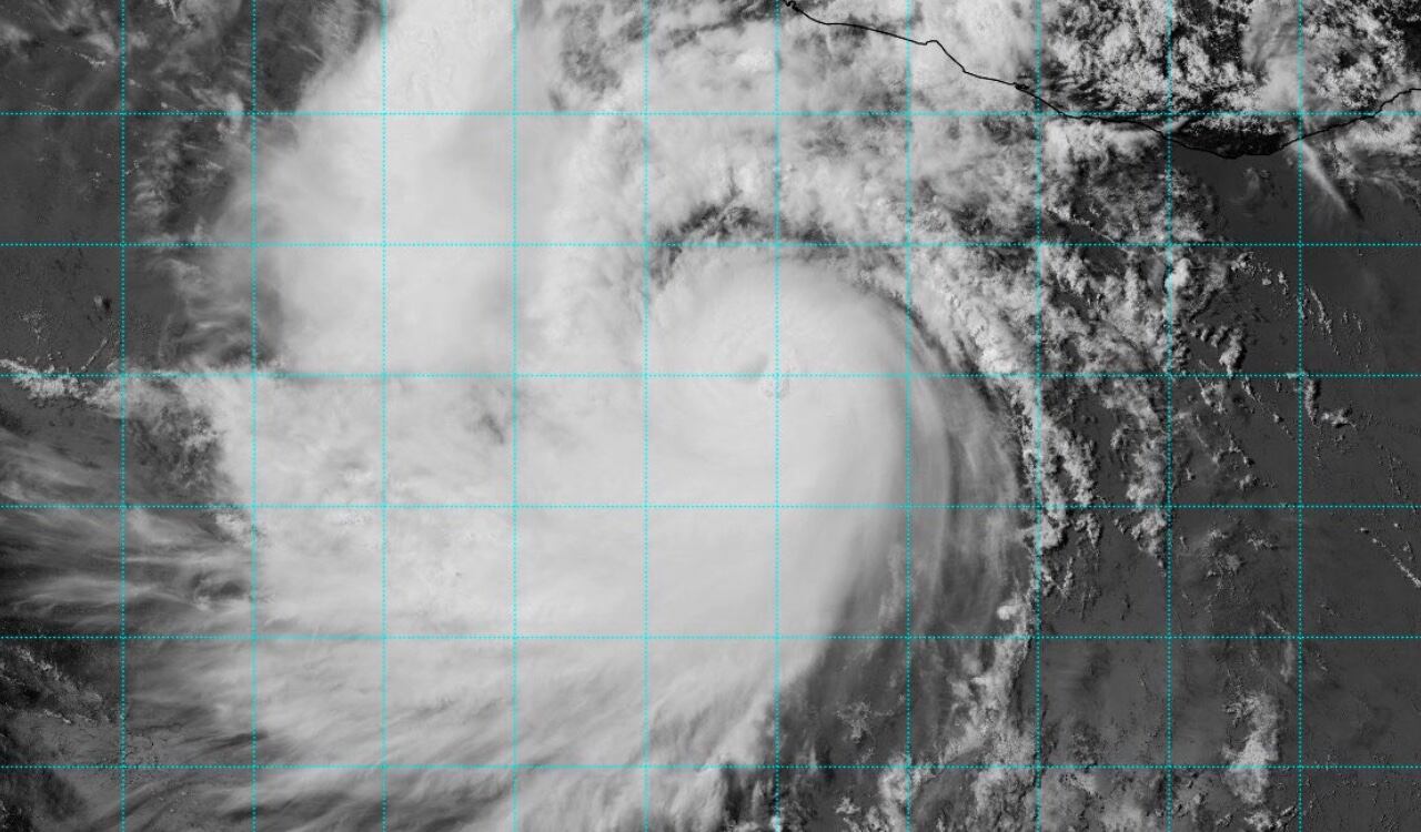 La tormenta tropical, pasó a ser un huracán y México sufre las consecuencias de su paso