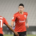James Rodríguez (10) de Al Rayyan y su compañero de equipo Mohammad Jumaa Mubarak Al Alawi (21) durante los cuartos de final de la Copa Amir entre Al Rayyan y Al Wakrah en el Estadio Jassim Bin Hamad en Doha, Qatar, el 5 de marzo de 2022. (Photo by Simon Holmes/NurPhoto via Getty Images)