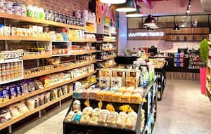 Las tiendas saludables son cada vez más comunes en Colombia.