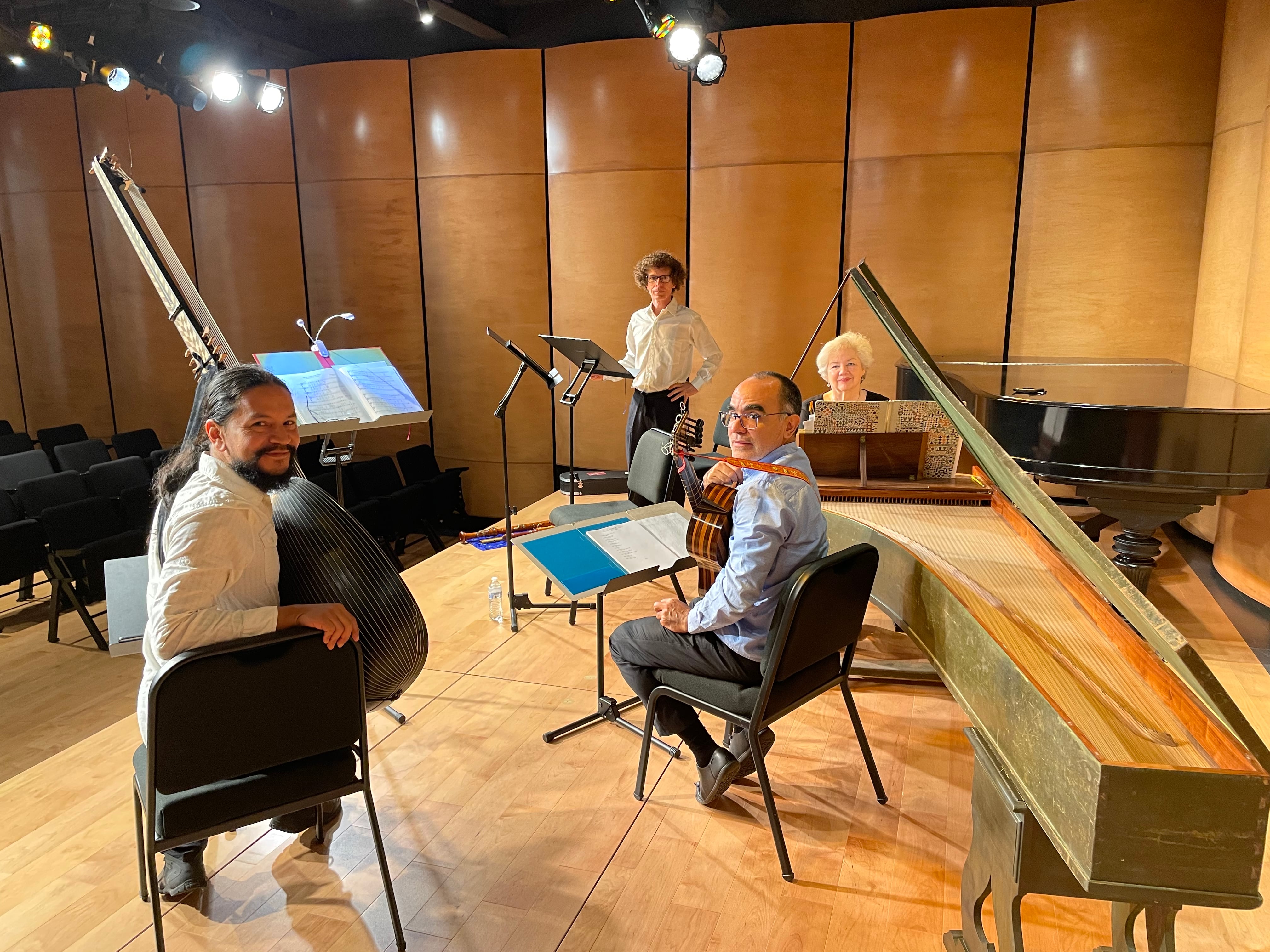 Música Ficta durante las sesiones de grabación de la Antología de música del Archivo de la Catedral de Bogotá. Foto de Andrés Silva.