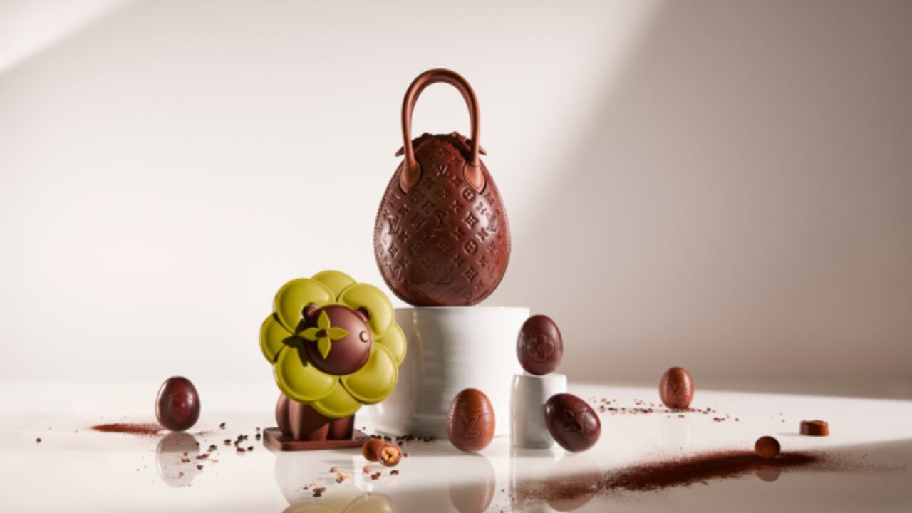 Bolso con forma de huevo de chocolate de Pascua de Maxime Frédéric para Louis Vuitton
