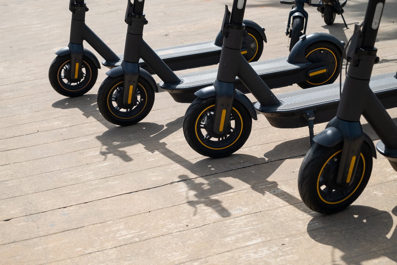 Las patinetas eléctricas tienen varias ventajas que las hacen atractivas como medio de transporte y recreación.