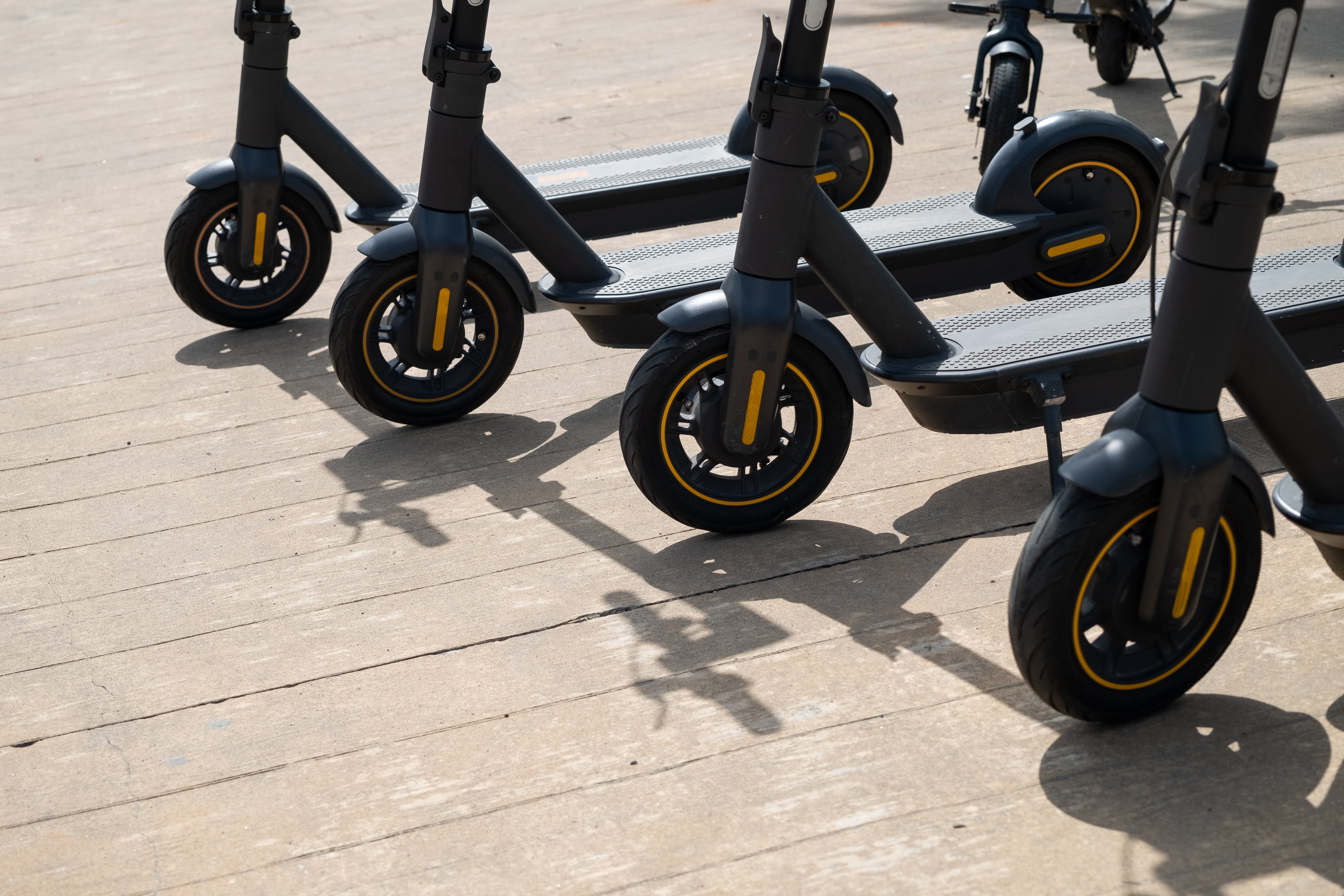 Las patinetas eléctricas tienen varias ventajas que las hacen atractivas como medio de transporte y recreación.