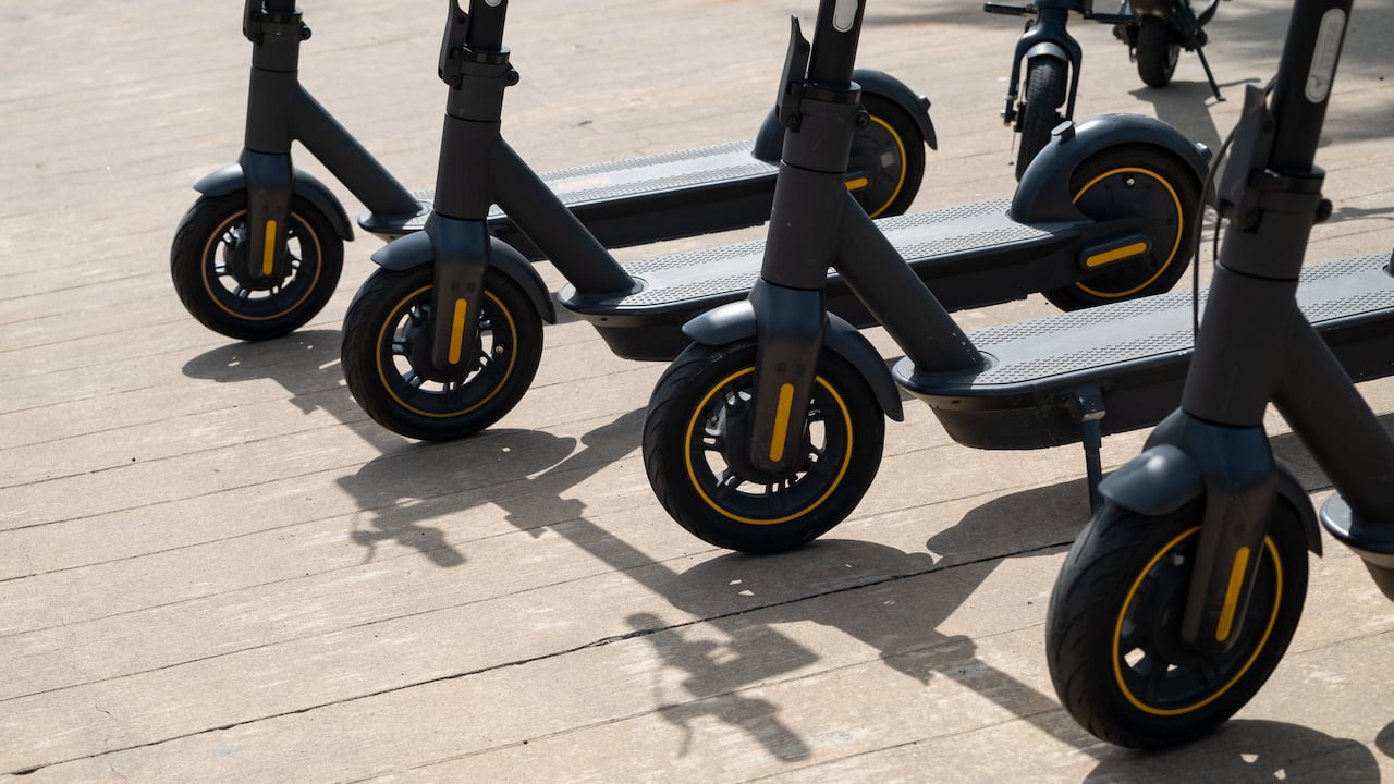 Las patinetas eléctricas tienen varias ventajas que las hacen atractivas como medio de transporte y recreación.