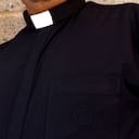 El cura José Isaac Sandoval se negó a quitarse la sotana, por esa razón no pudo ser recluido en la cárcel Modelo.