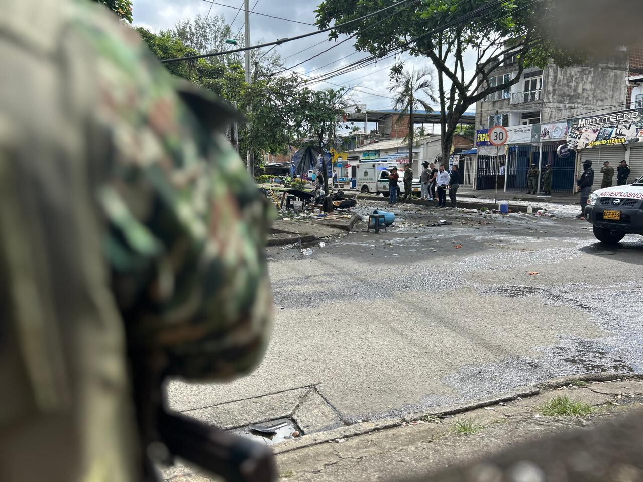 En la estación de Policía de Meléndez se presentó uno de los atentados.