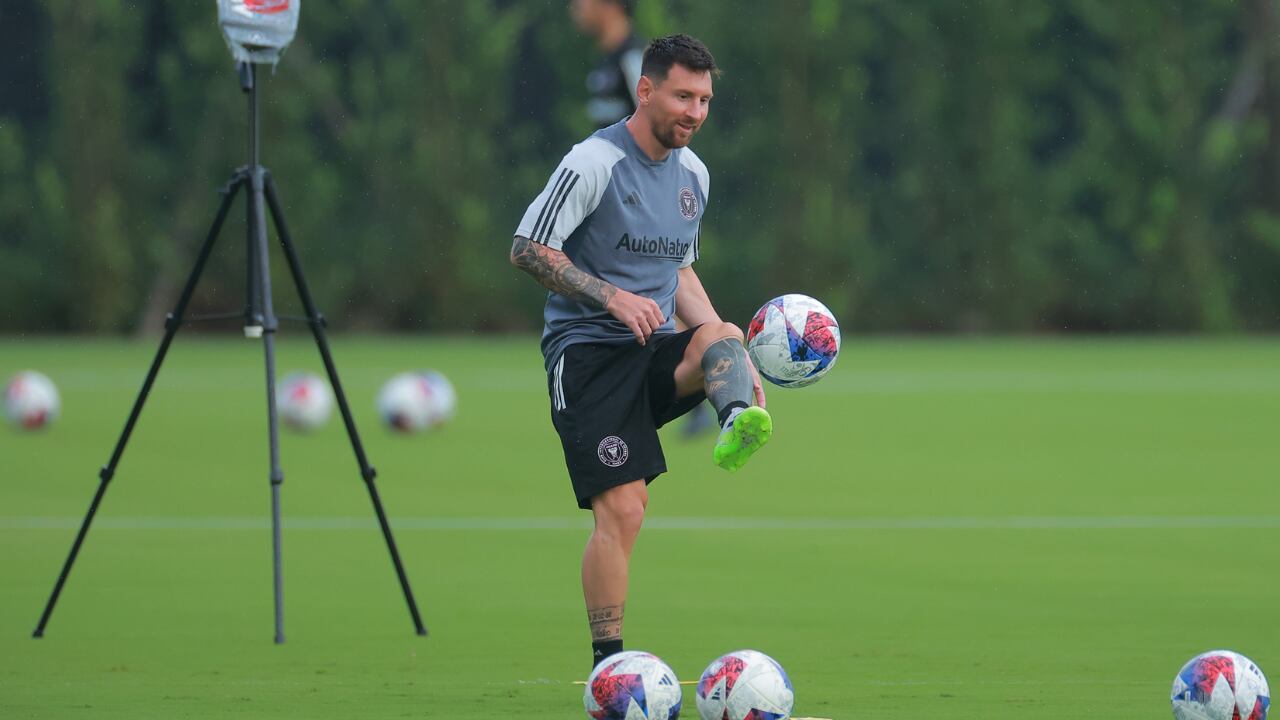 Lionel Messi estaría listo para su estreno ante Cruz Azul de México.