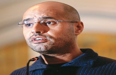  Saif al Islam fue el único de los hijos de Muamar Gadafi que trató de alejarse de su padre. Doctor de la London School of Economics, se postuló como un reformista. Pero en 2011 la familia pesó más, regresó a Libia y radicalizó su discurso.