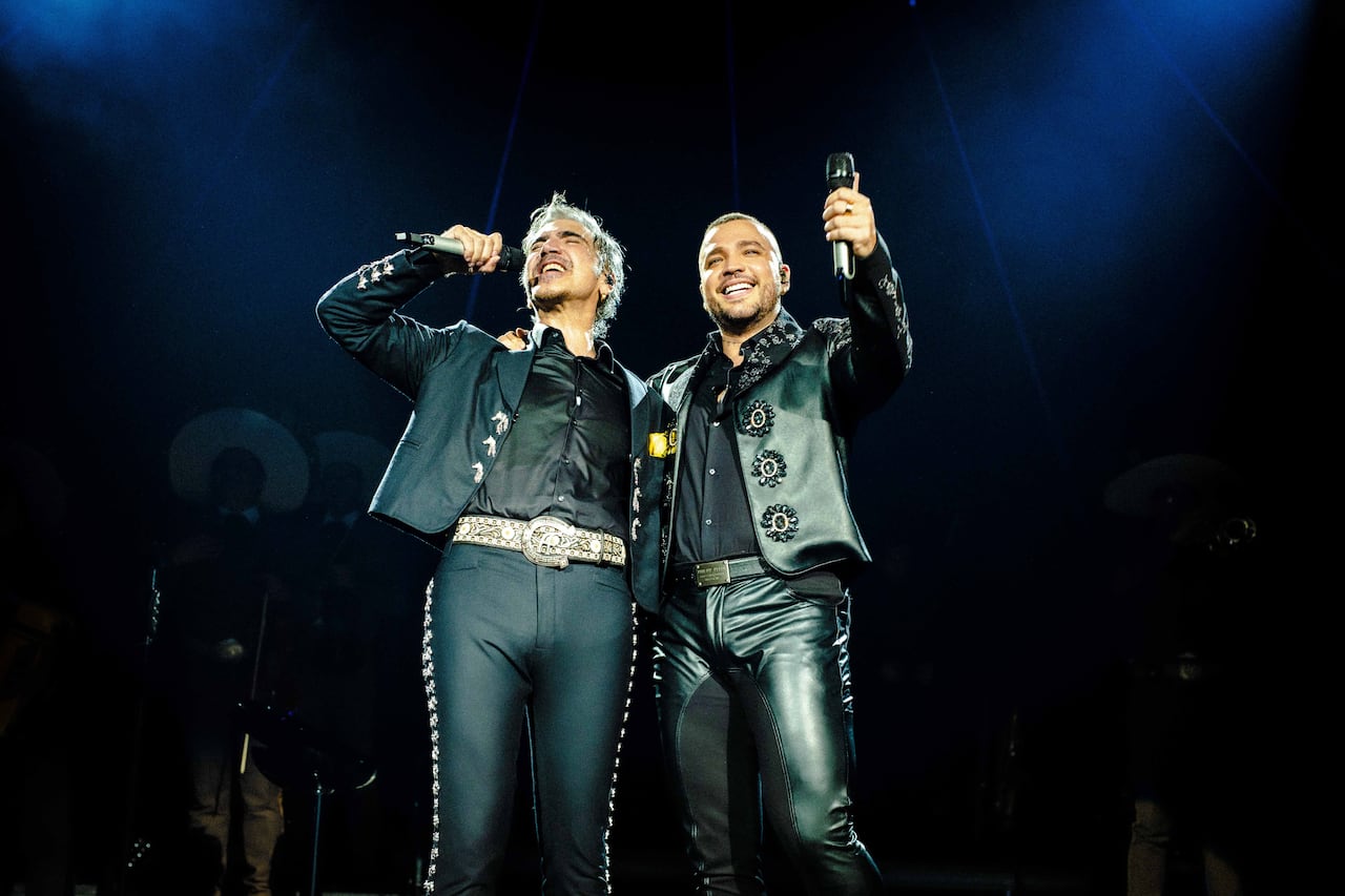 Jessi Uribe y Alejandro Fernández