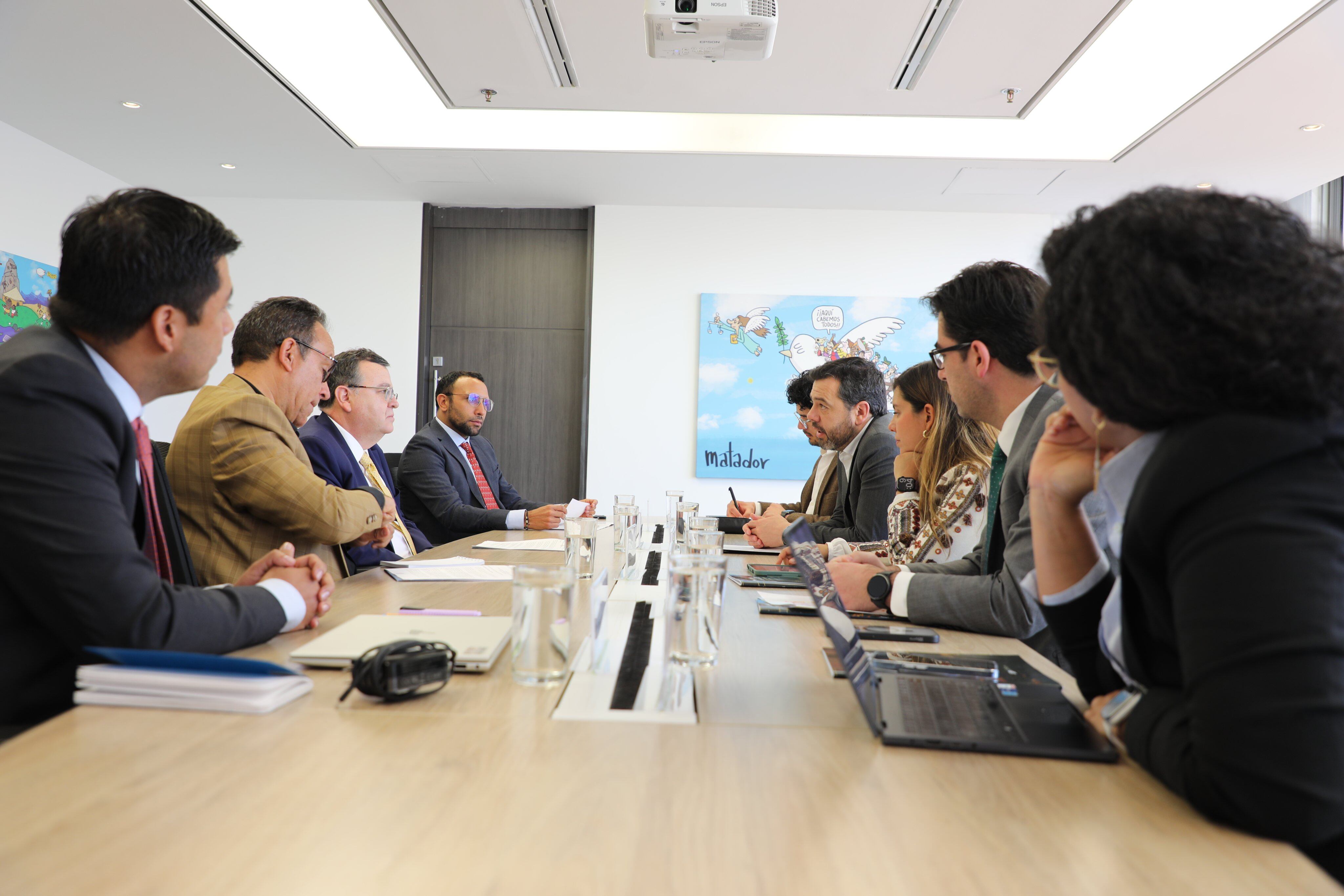 Este miércoles se realizó un encuentro entre el presidente de la JEP, Alejandro Ramelli y el alcalde de Bogotá, Carlos Fernando Galán.