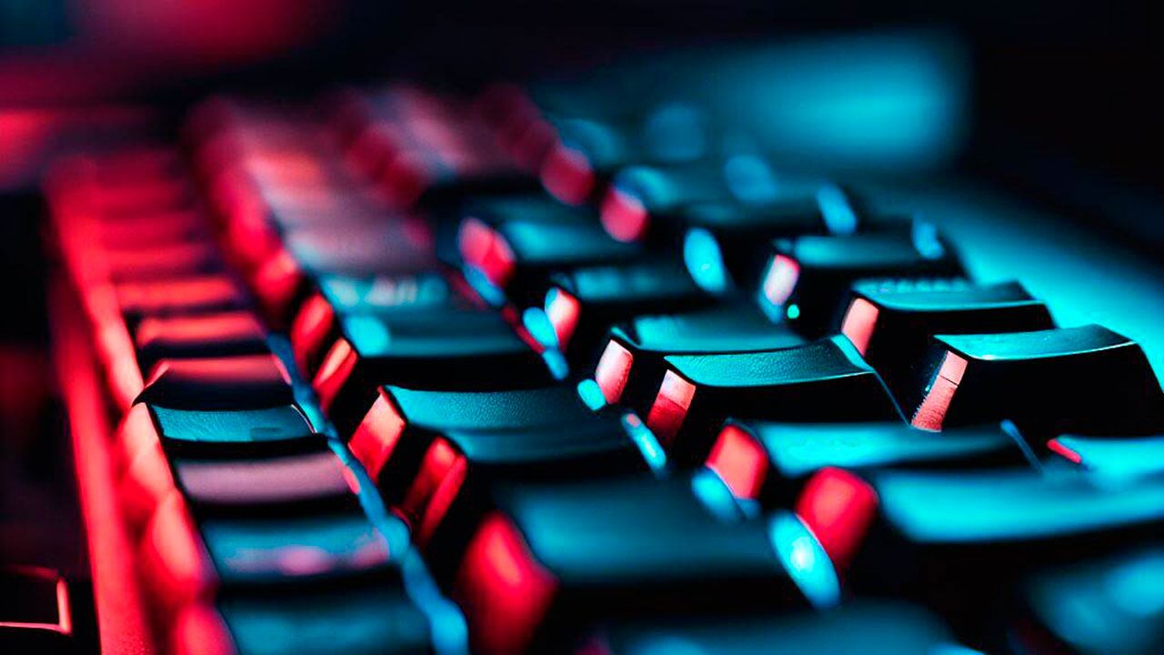 Teclado mecánico para jugar videojuegos