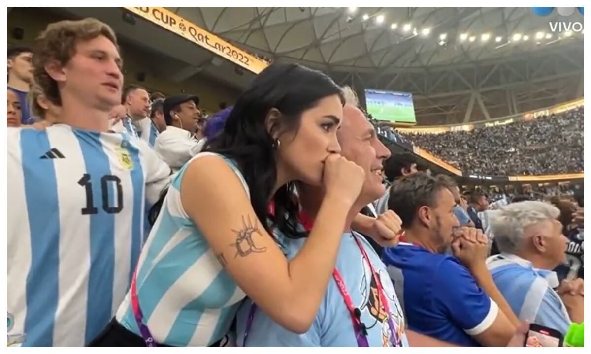 Un video muestra como  la actriz argentina Lali Espósito es víctima de acoso sexual