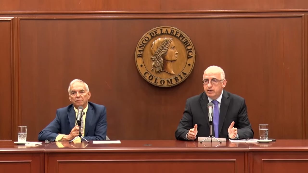 Ricardo Bonilla, Ministro de Hacienda, y Leonardo Villar, director del Banco de la República,