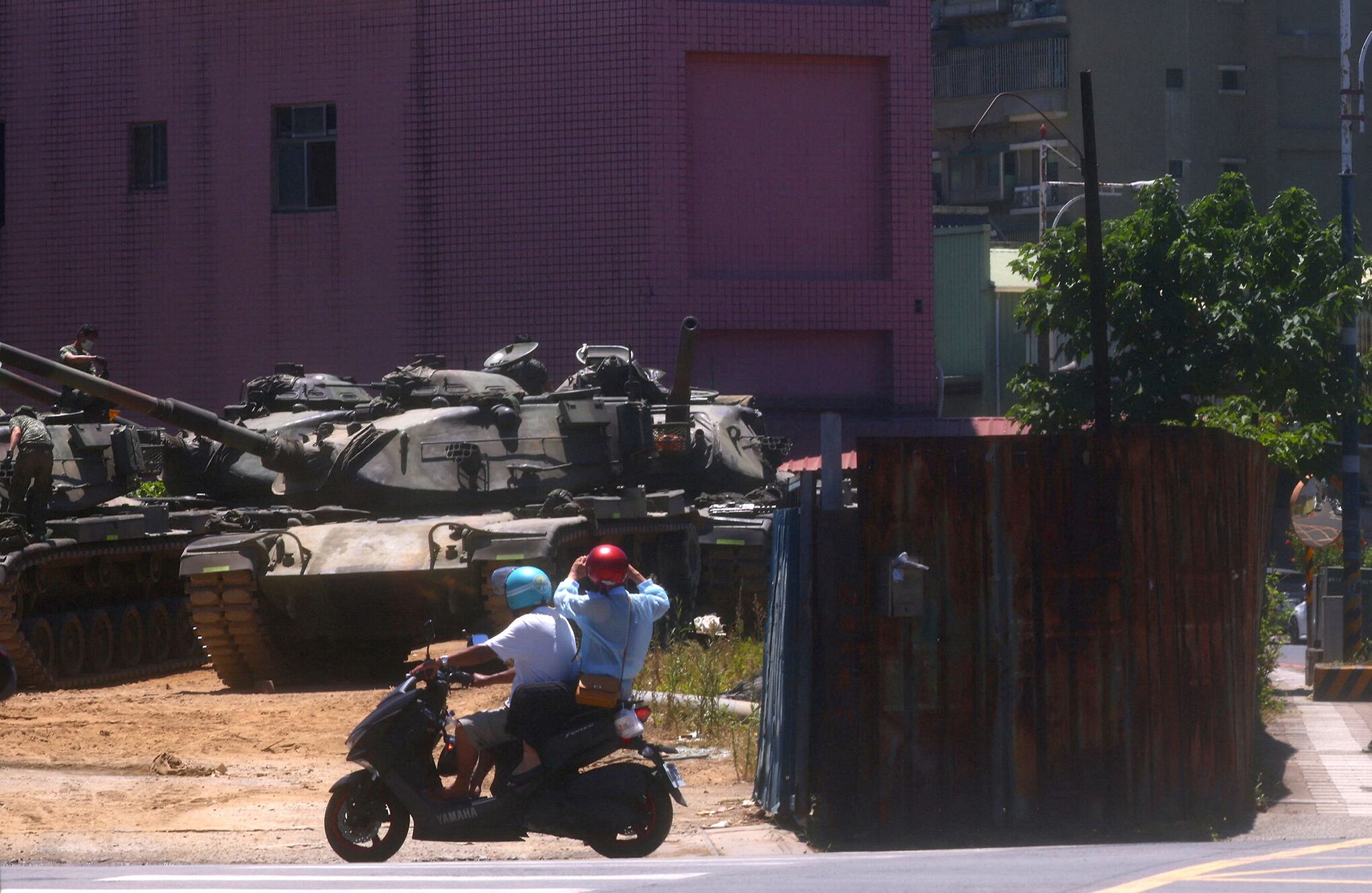 En imágenes : Taiwán realiza simulacro de ataque aéreo en medio de tensión con China