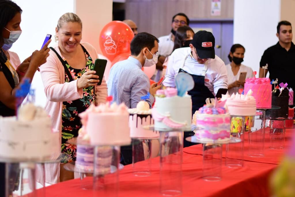 En Cúcuta se lleva a cabo el seminario ‘Top Cake Frontera’.