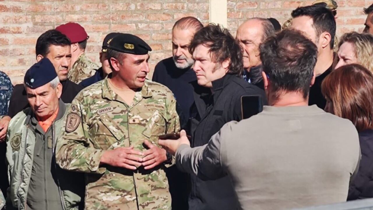 Javier Milei hizo presencia en la zona de desastre