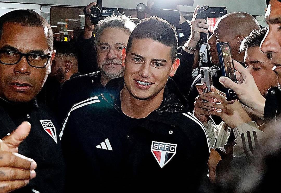 James Rodríguez en su llegada a Sao Paulo.