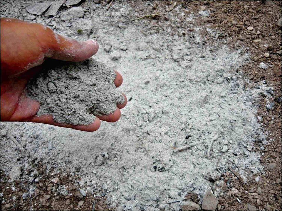 Venden ceniza volcánica en México