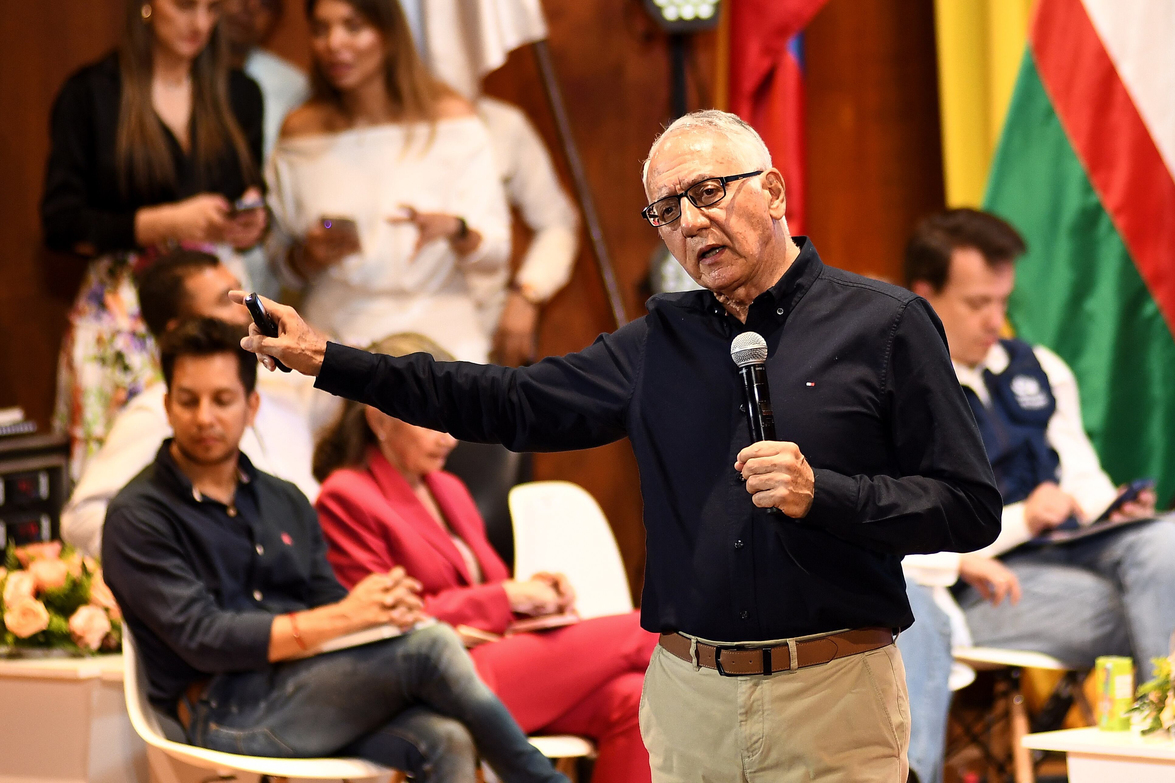 Así se desarrolla la audiencia pública de la Reforma a la Salud en con la senadora Norma Hurtado y Guillermo Alfonso Jaramillo, Ministro de Salud, Maria Cristina, secretiria de Salud del Valle  Cali, hoy  1 de Marzo / Foto Wirman Rios / EL PAIS