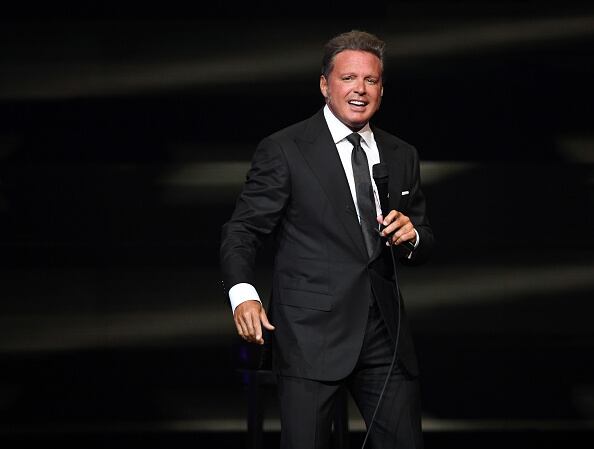 A sus 52 años, Luis Miguel regresa a los escenarios.