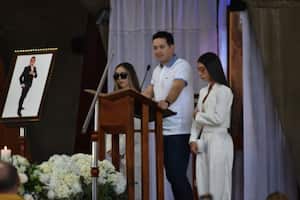 Exequias de Darío Gómez, Salida de la Iglesia de Santa Gema