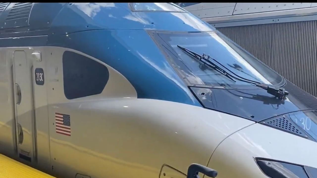 Amtrak está renovando su servicio de transporte de pasajeros.