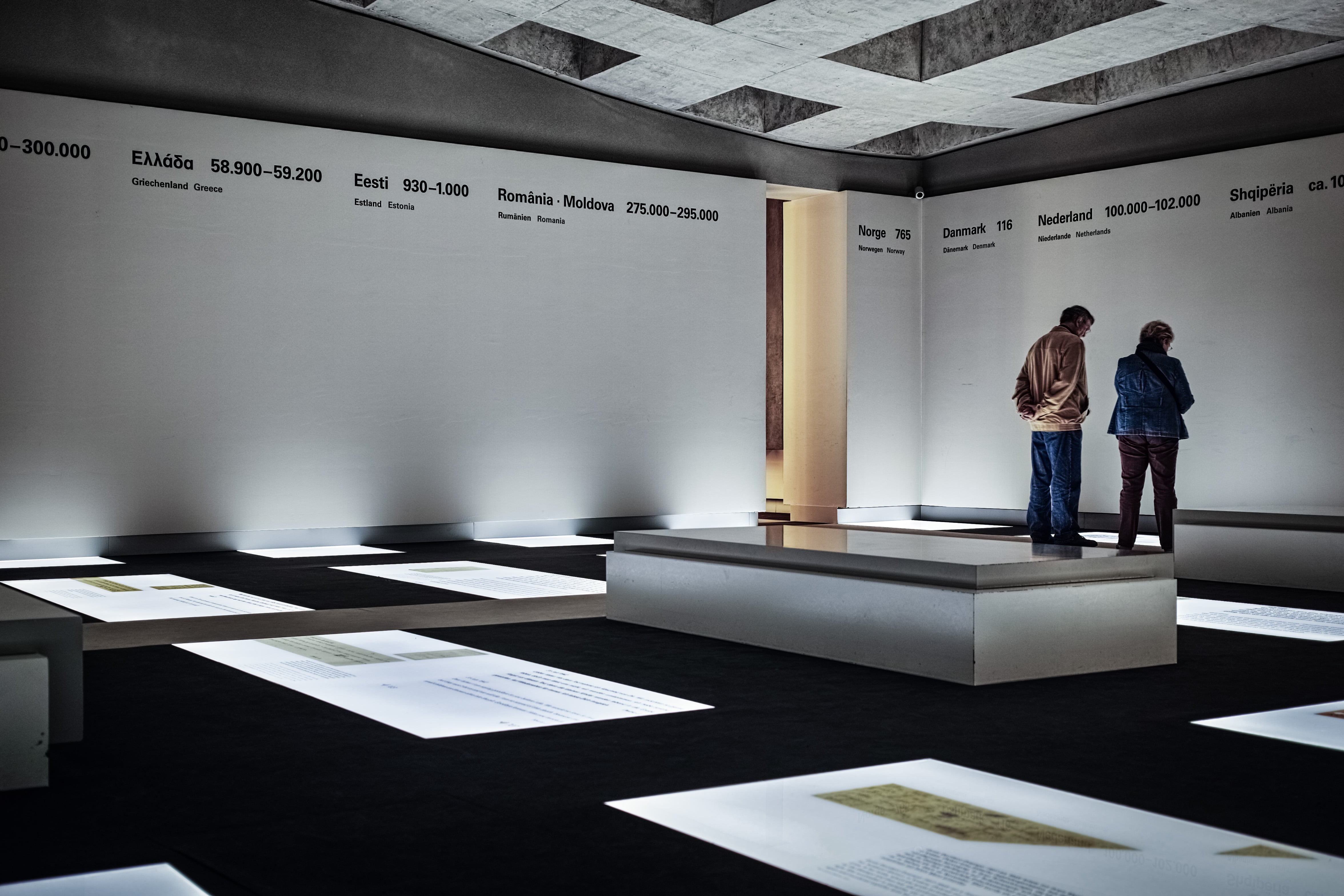 La sala de las dimensiones, dentro del Monumento en memoria de los judíos asesinados de Europa, en Berlín (Alemania)
Raum_der_Dimensionen © Stiftung Denkmal, Foto: Marko Priske