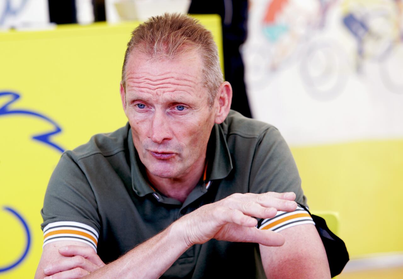 Adri Van Der Poel padre del líder Mathieu Van Der Poel en la Village.