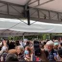 Reciben entre aplausos al alcalde encargado de Medellín, Juan Camilo Restrepo.