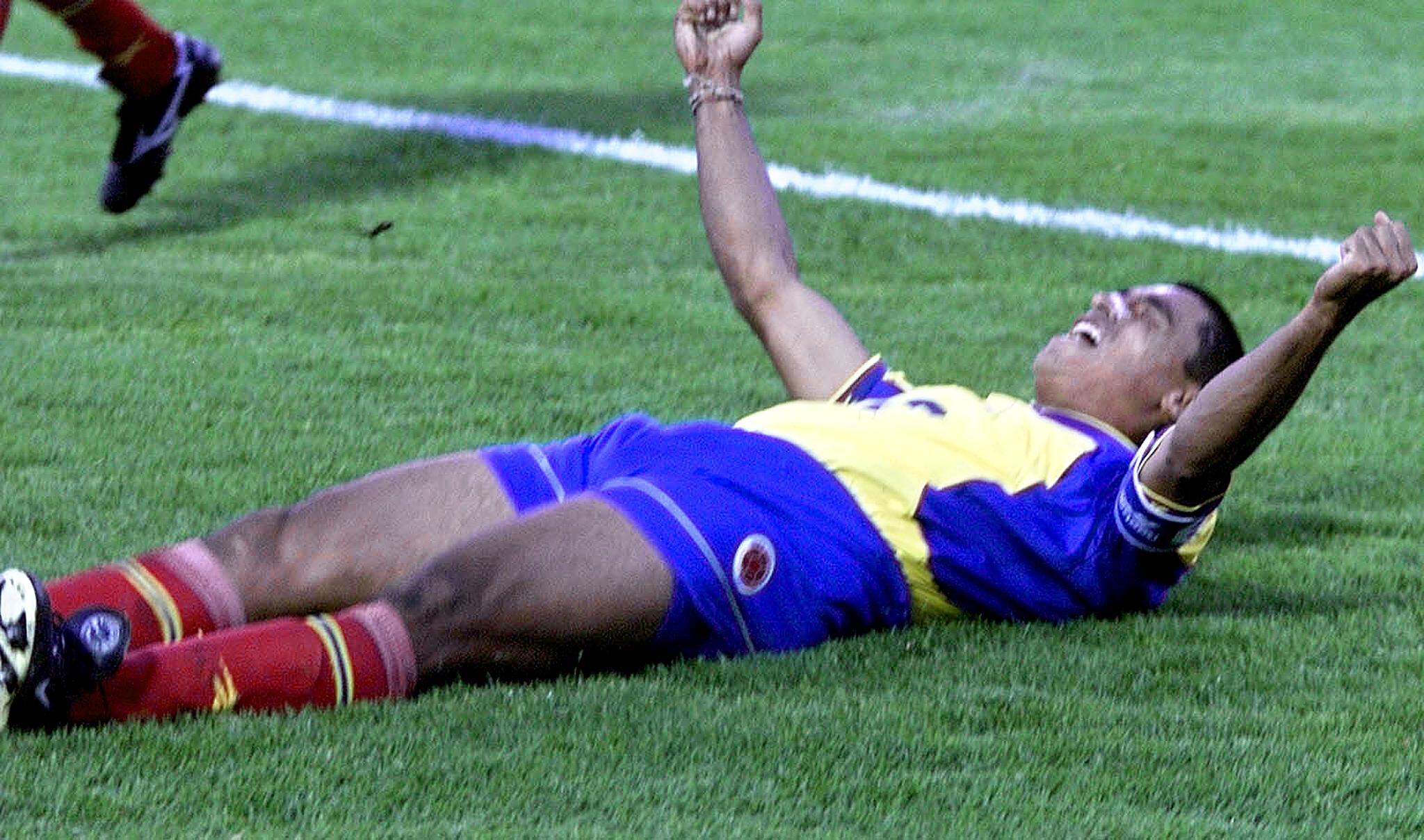 Iván Ramiro Córdoba en la grama de El Campín, segundos después de haber marcado el gol más valioso de su vida.